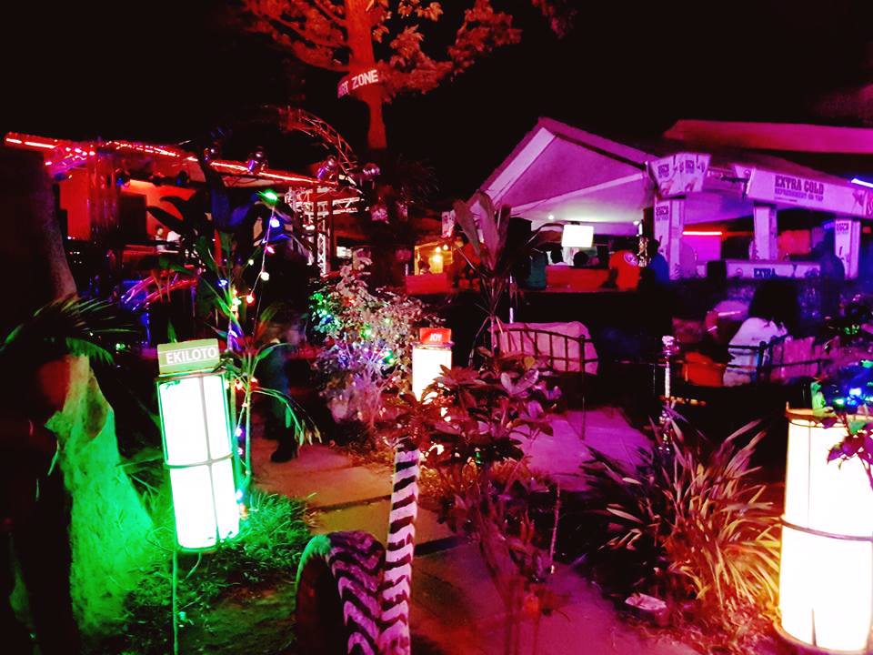 Casablanca Pub & Restaurant Kampala Uganda, Good food in Kampala, Food & Drink, Top Bar, Top Restaurant, Lounge, Top Bar and Lounge, Food, Beer, Wine, Spirits, Cocktail bar, Amazing beer prices, Cheap Beer, Great Place to Drink after work , Gins and local beers, grilled food and wood-fired pizzas, Chatting and Drinking, Chilling with friends and mates, Date night, Eating and Drinking, Private parties, Drinking and Dancing, Cocktail Bar, Lounge Bar, Party Bar, Kampala Pub, Lively DJ nights, Lively Music, Great Beer Drink Out, Tasteful Delicious food in Kampala, Amazing Drinking Joint in Kampala Uganda, Ugabox